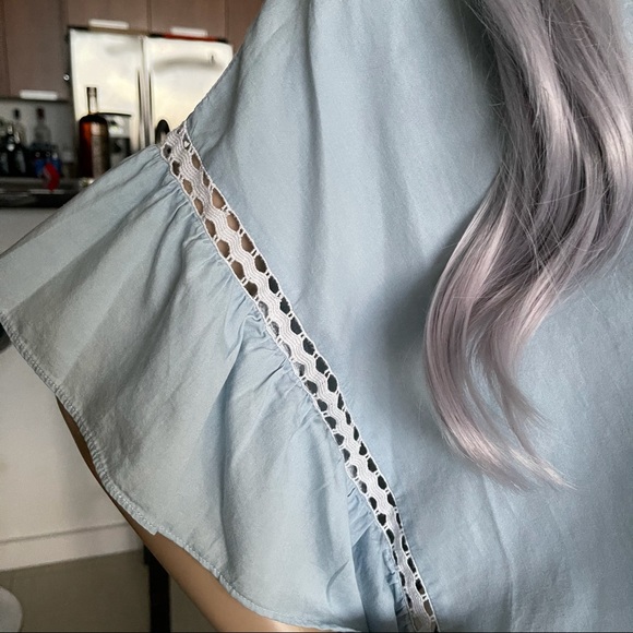 BCBGeneration Ruffle Sleeves Crop Top - Picture 3 of 14